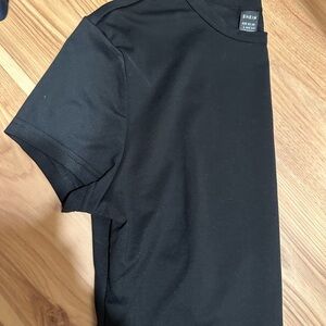 SHEIN Women’s Black Crop T-Shirt